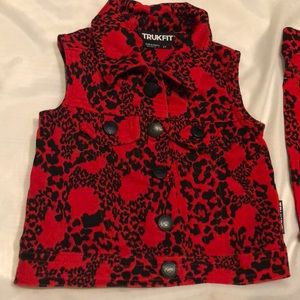 Never warn Two piece 3t black/ red Trukfit outfit